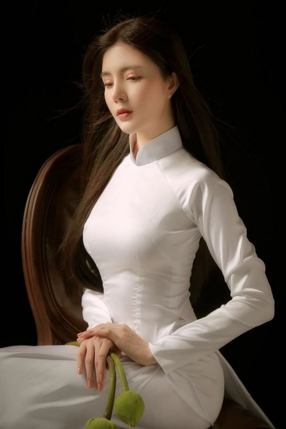 luu-y-khi-chon-mua-ao-dai-mau-trang-truyen-thong-4.jpg