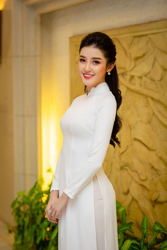 luu-y-khi-chon-mua-ao-dai-mau-trang-truyen-thong-8.jpg