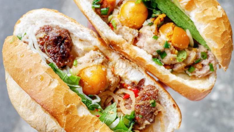 Bánh mì bò nướng cô Lành