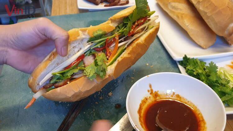 Nước sốt bánh mì xá xíu