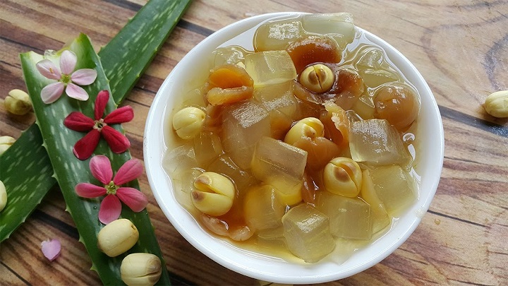 chè hạt sen huế với nha đam