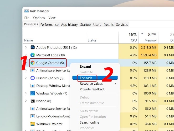Bạn click chuột phải vào chương trình đang chạy > Chọn End task.