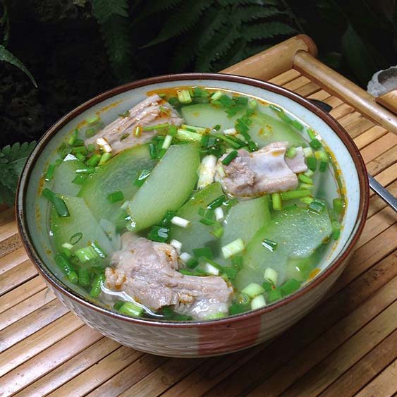 Một số cách ăn canh xương không béo