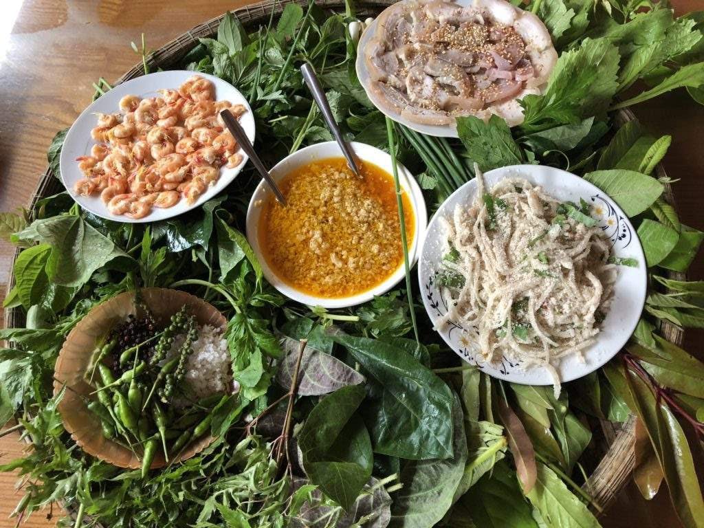 lẩu rau rừng