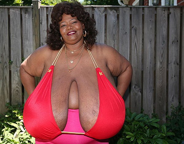 Norma Stitz, người có bộ ngực tự nhiên lớn nhất