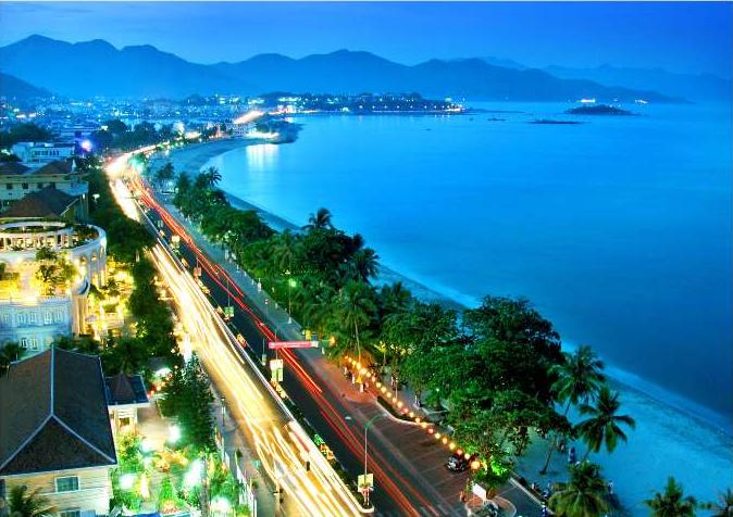 Nha Trang bên bờ biển xanh biếc.