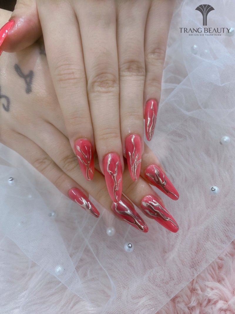 Nail móng nhọn tròn sơn đỏ huyền bí