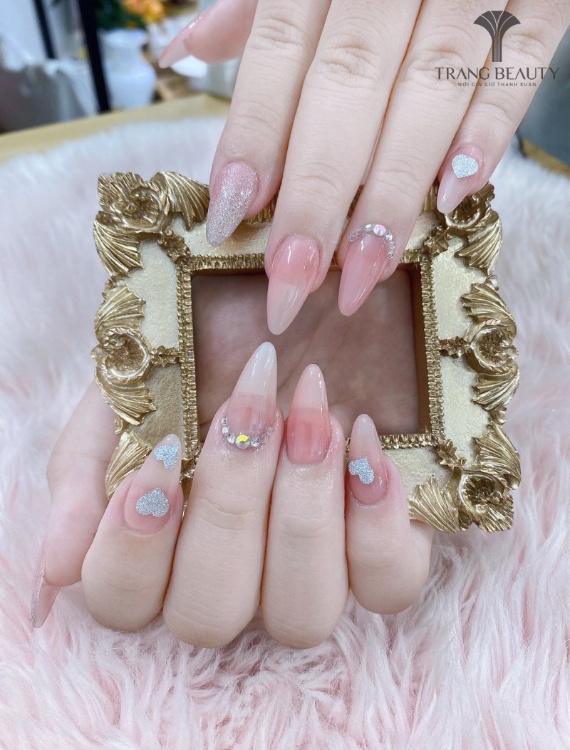 Mẫu nail móng nhọn tròn trái cây nhiệt đới