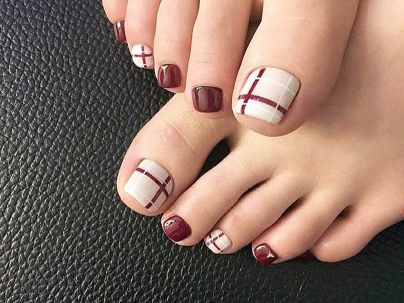 Mẫu nail đơn giản cho móng chân