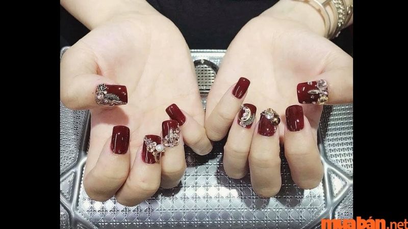 Mẫu nail đính đá đẹp đơn giản