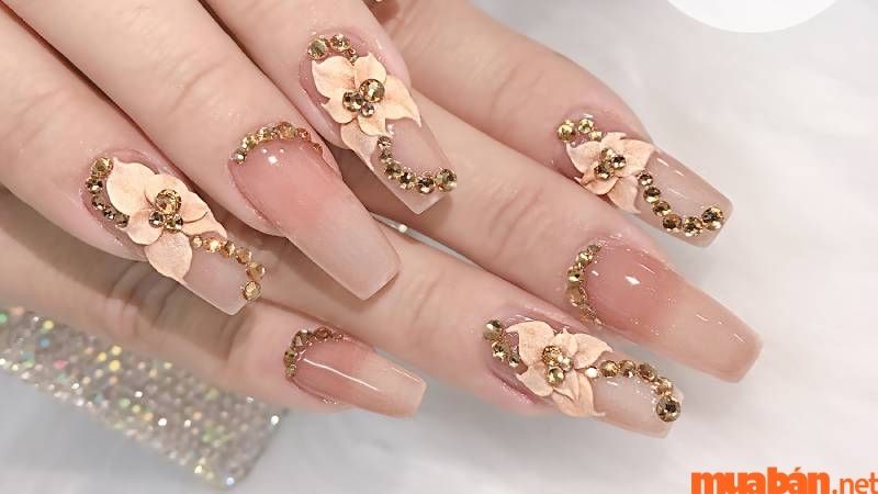 Mẫu nail đính đá đẹp đơn giản