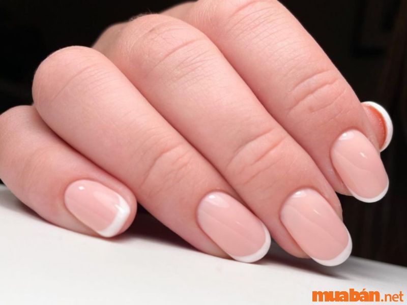 Mẫu nail ngắn sơn gel bóng