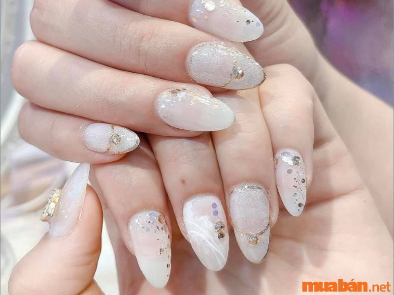 Mẫu nail ngắn cute cho cô dâu