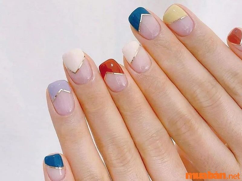 Mẫu nail sơn French nửa móng độc đáo