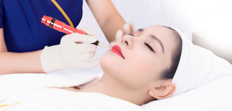 Hình ảnh phun môi hiệu ứng xí muội kết hợp Collagen vô cùng hiện đại tại SeoulSpa.Vn