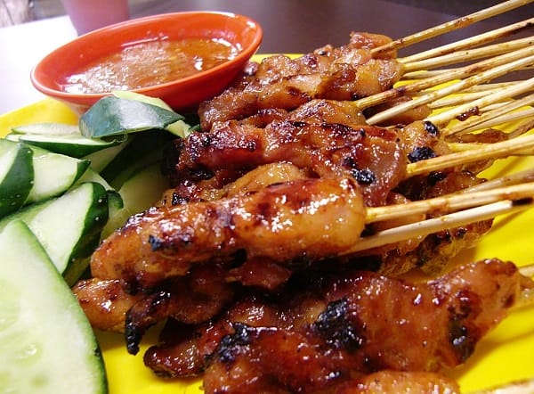 Thịt nướng Satay - món ăn vặt nổi tiếng Singapore