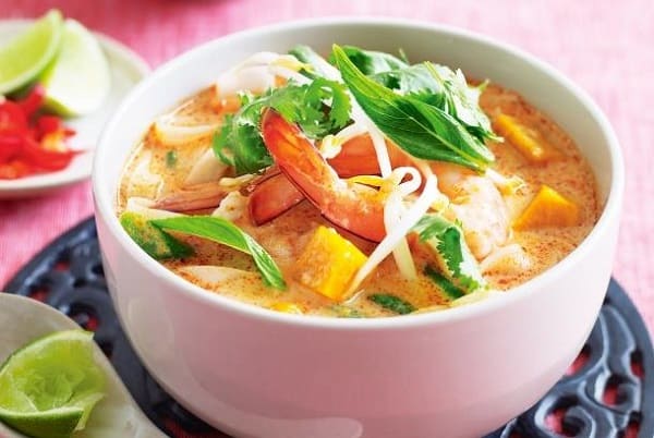 Bún nước Laksa - món bún truyền thống ở Singapore