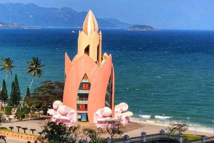 Thành phố du lịch Nha Trang thuộc tỉnh nào