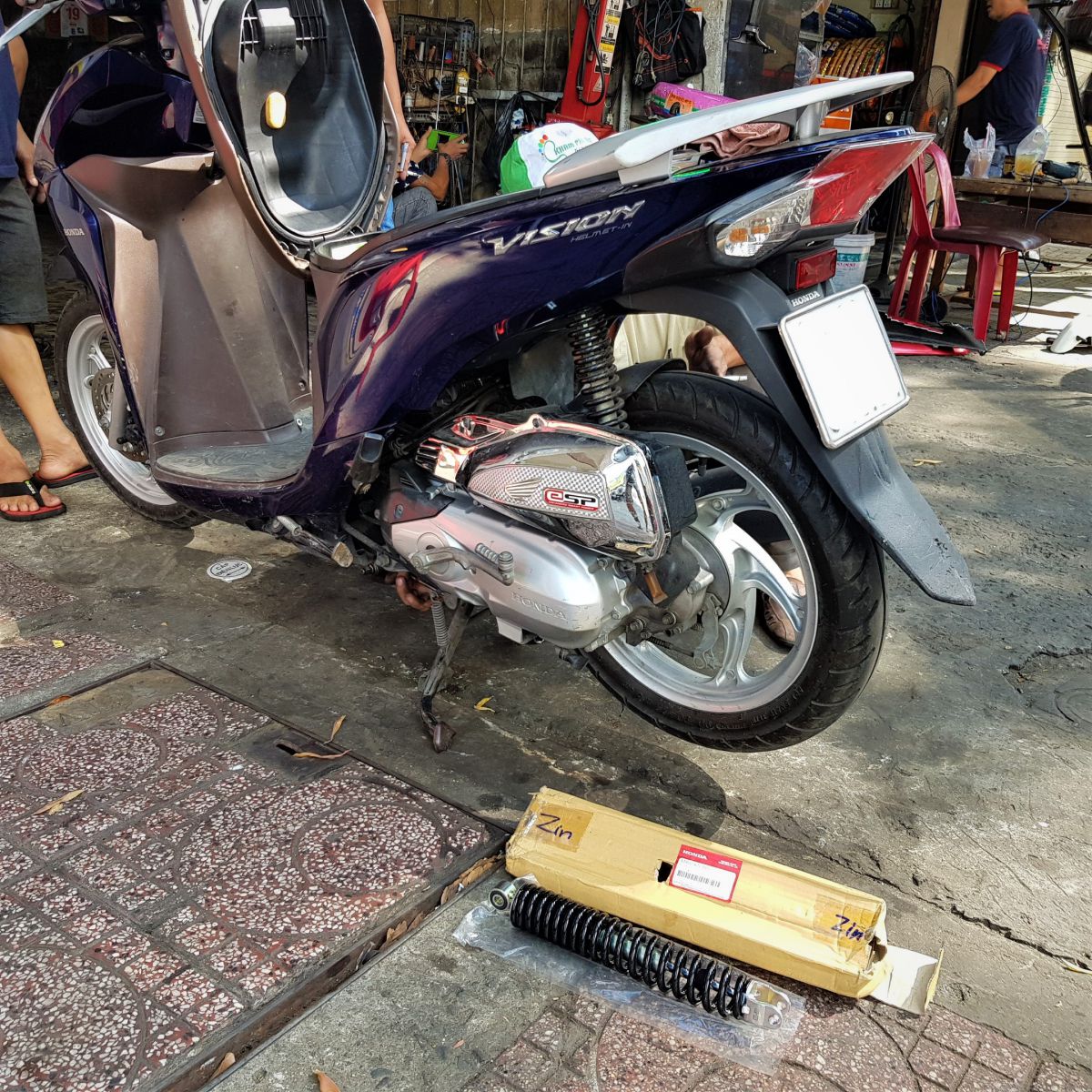 Phuoc-sau-Vision-chinh-hang-Honda-7