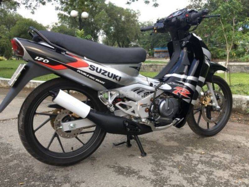 Suzuki Satria 2000 có thiết kế phong cách thể thao, mạnh mẽ