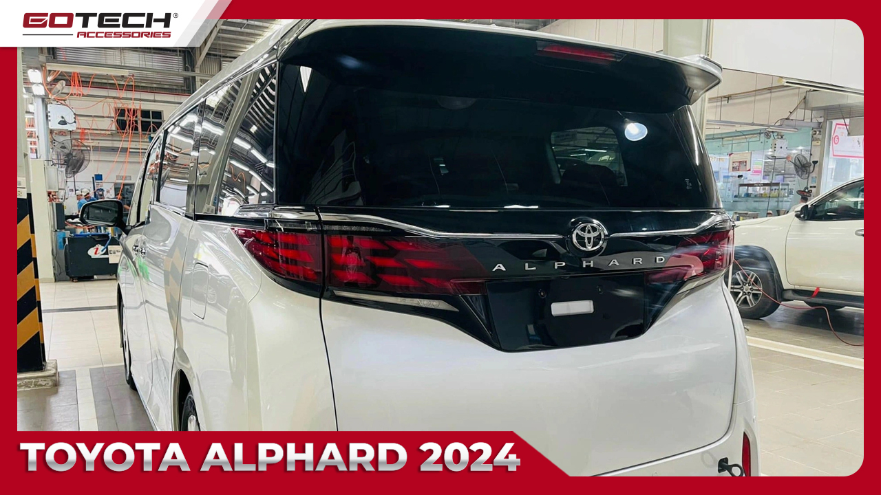 Cụm đèn sau của Toyota Alphard 2024 không chỉ là điểm nhấn cuối cùng, mà còn là một tác phẩm nghệ thuật sáng tạo, với ánh sáng LED toàn bộ và thiết kế độc đáo, tạo nên một hình ảnh sang trọng và đẳng cấp từ phía sau, thể hiện sự tinh tế và hiện đại của dòng xe này.