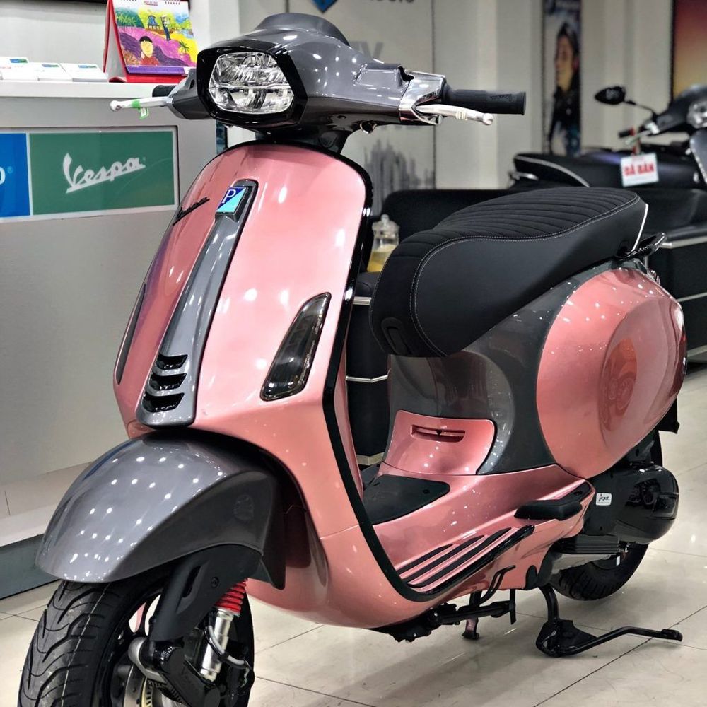 vespa màu hồng