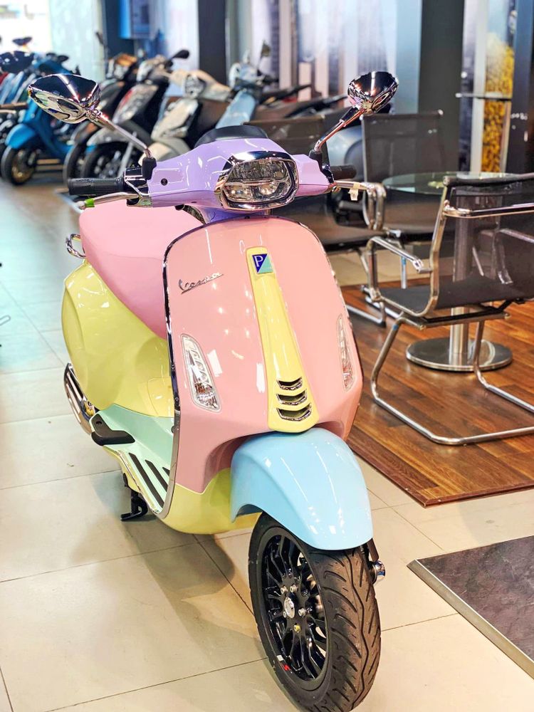 vespa màu hồng nhám