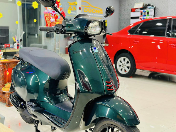 Mẫu vespa xanh rêu nhám bóng xu hướng hiên nay