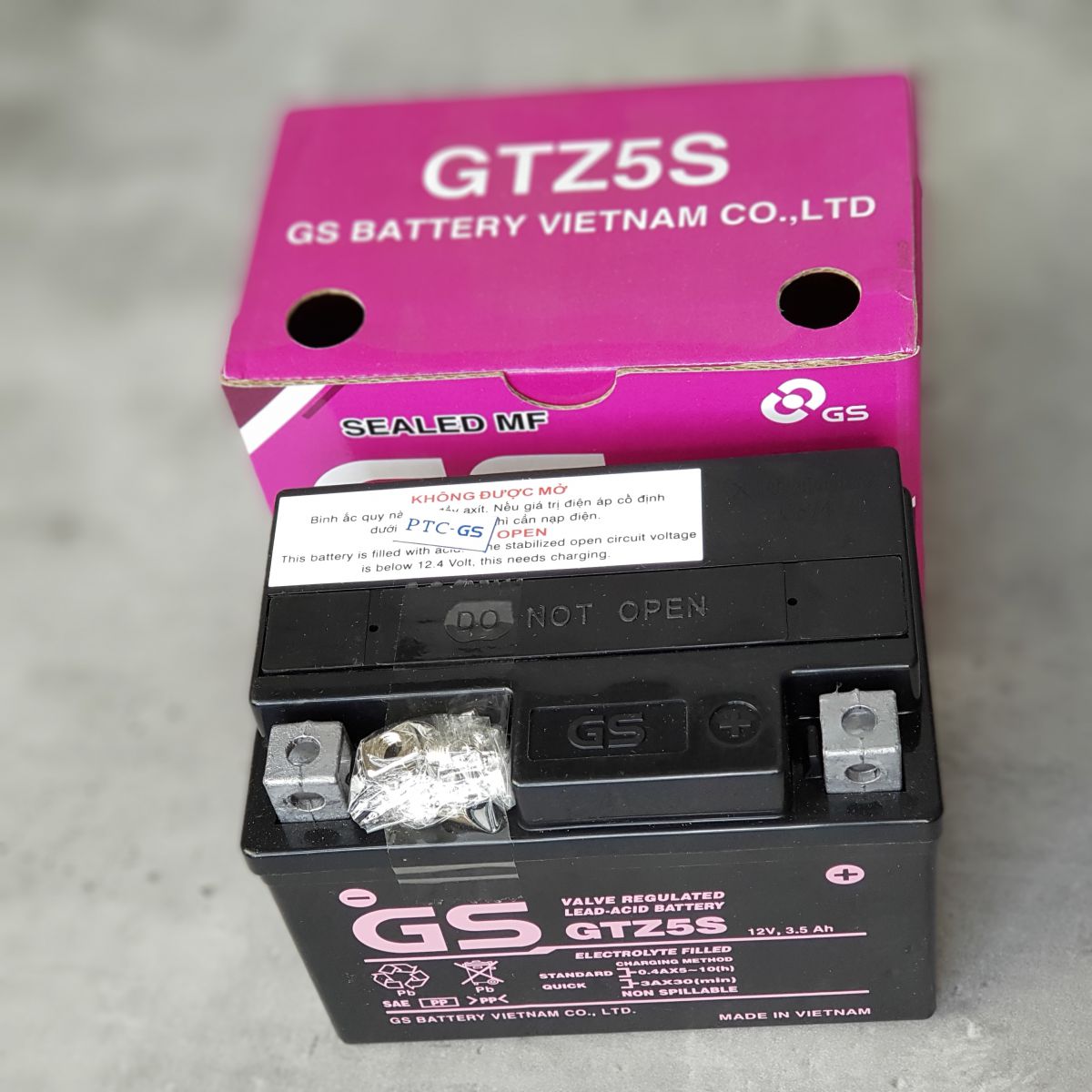 binh-Ac-quy-xe-Exciter-150-GS-GTZ5S-12V-3-5AH-2