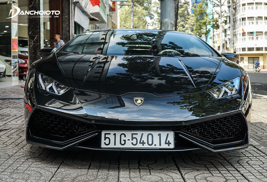 Lamborghini Huracan màu đen đầu tiên về Việt Nam