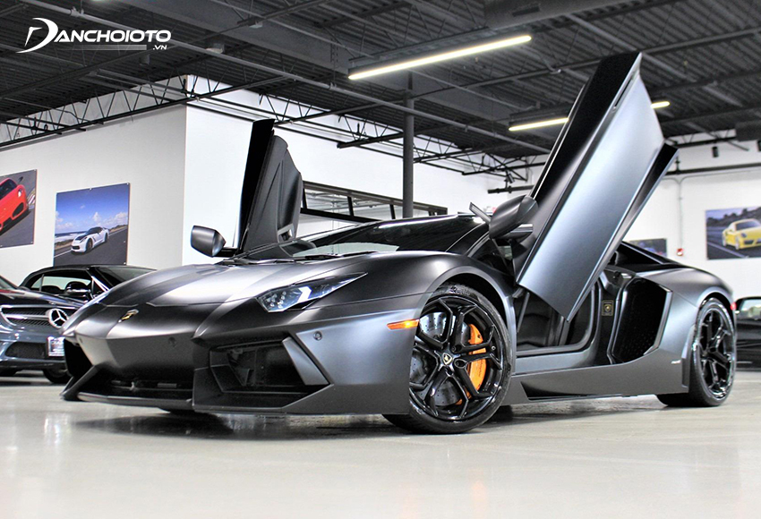 Lamborghini Aventador LP 700-4