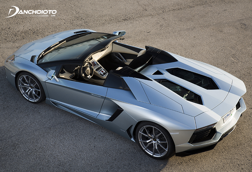 Lamborghini Aventador LP 700-4 Roadster