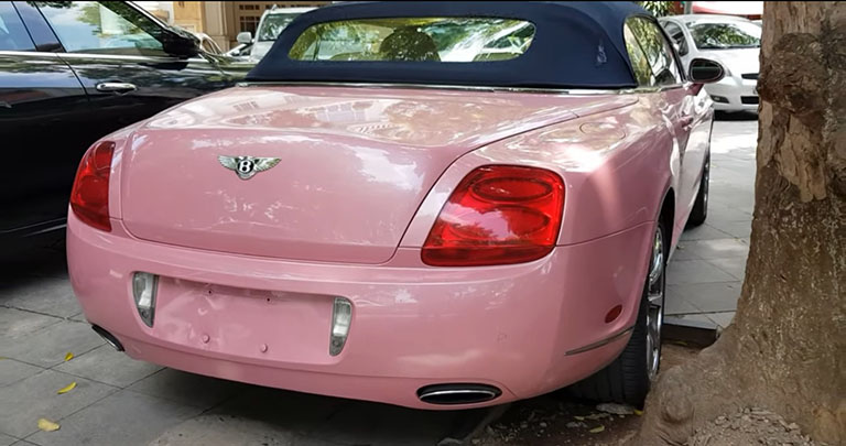 mui trần Bentley Continental GTC màu hồng