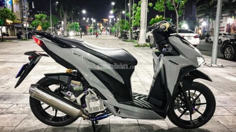 Vario đẳng cấp trên đường cùng những đồ chơi kiểng