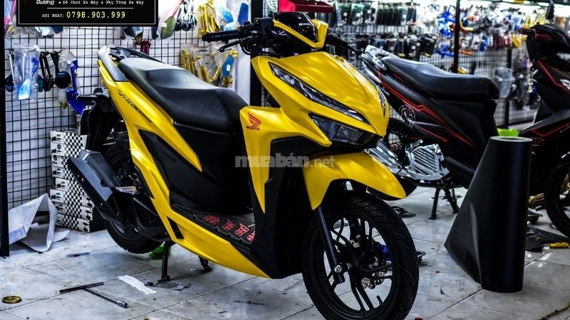 Vario 150 màu vàng phù hợp với mùa hè nắng nóng