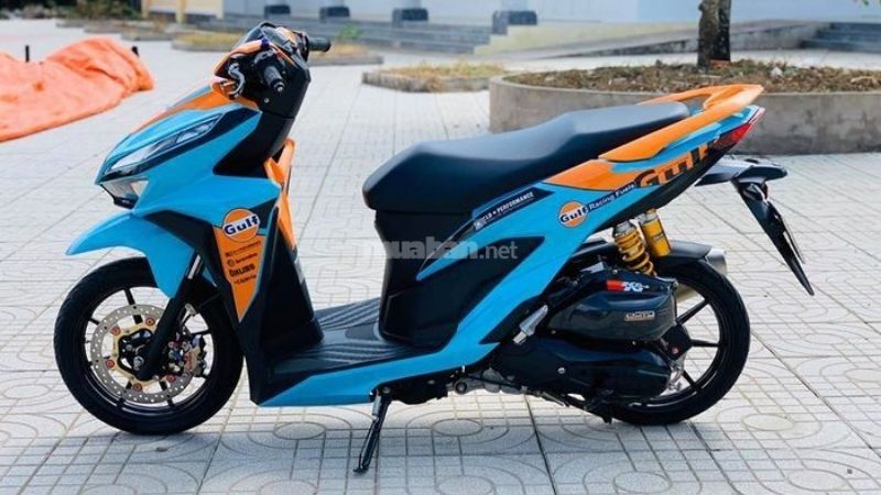 Vario 150 phù hợp với giới trẻ năng động qua màu xanh và cam