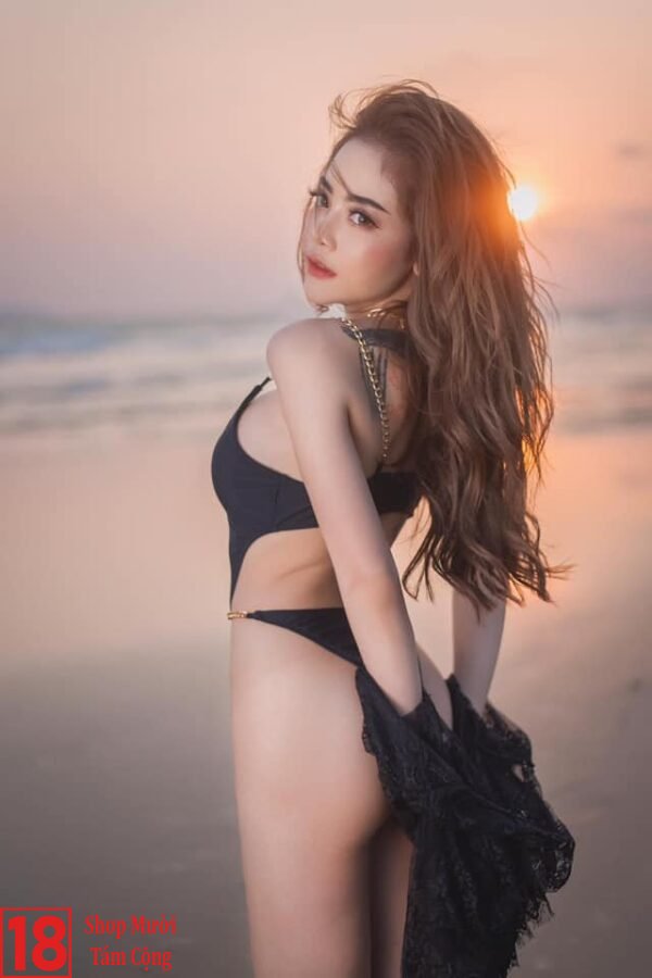 Gái xinh mặc bikini đen 01