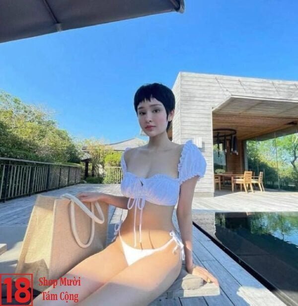 Gái xinh mặc váy trắng bikini 17