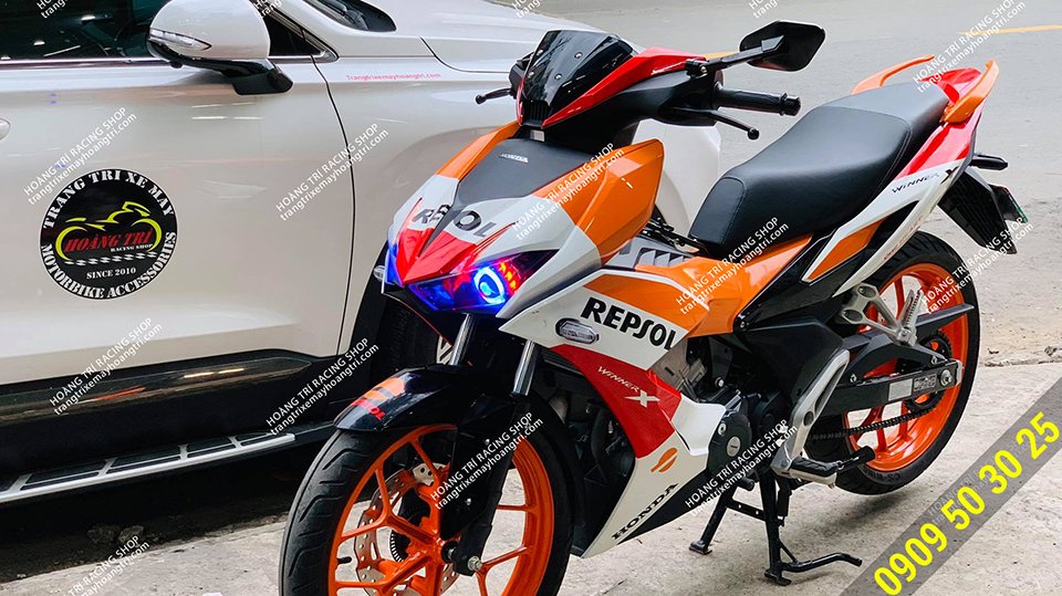 Toàn cảnh Winner X với bộ tem Repsol kèm theo đó là cặp mắt cú độc đáo