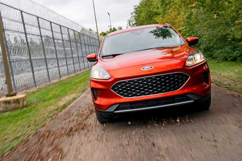 Đánh giá Ford Escape 2020 hoàn toàn mới - 4