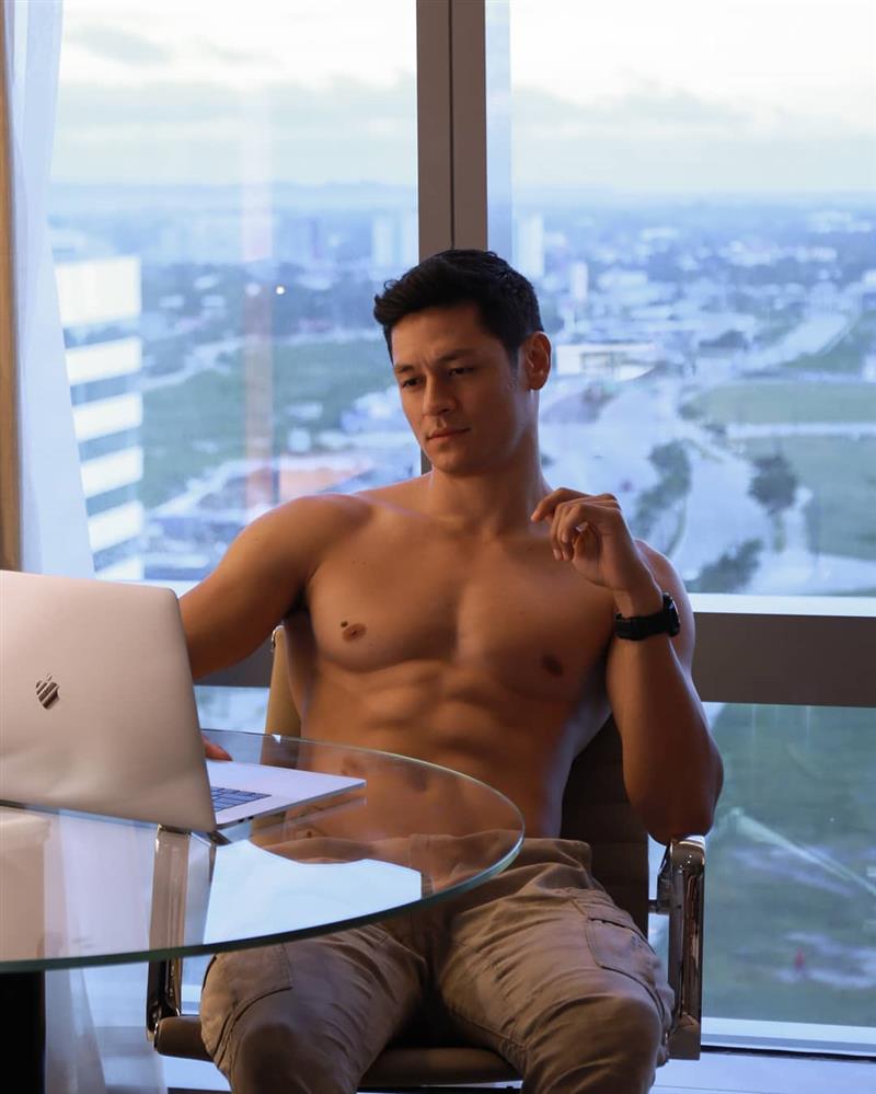 Hideo Muraoka - Trai đẹp 6 múi, hotboy lai 2 dòng máu