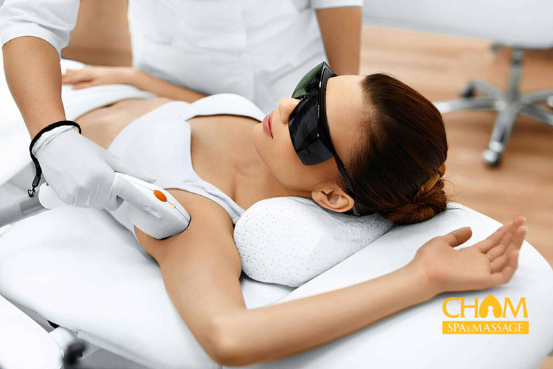 Trị hôi nách bằng công nghệ laser CO2 tại Cham Spa & Massage