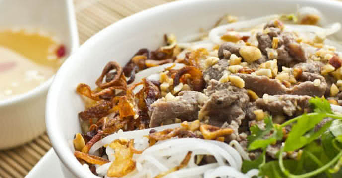 Cách làm bún bò Nam Bộ 9