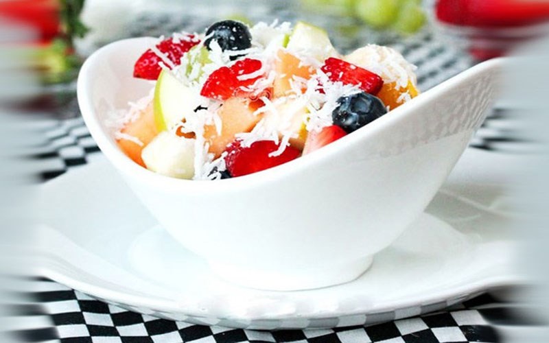 Salad hoa quả họ Berry