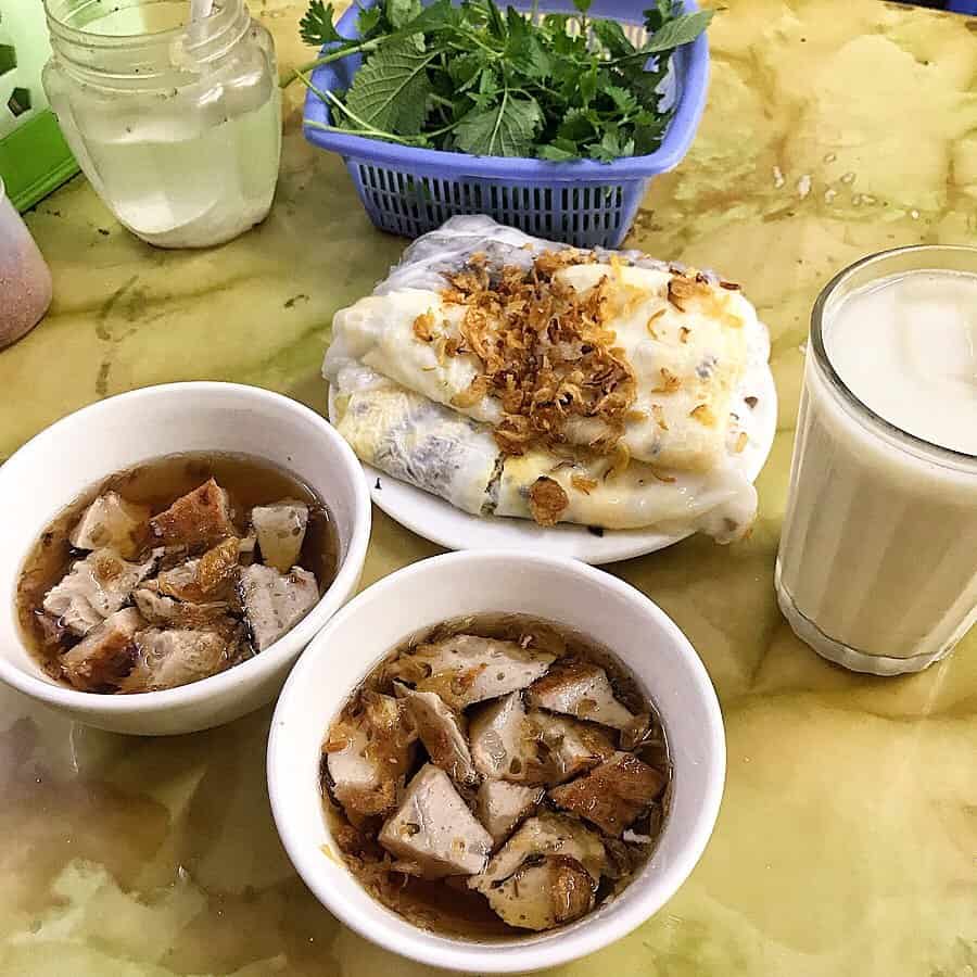 Bánh cuốn là món ăn sáng Hà Nội không thể thiếu. Ảnh: @foodlifewitt