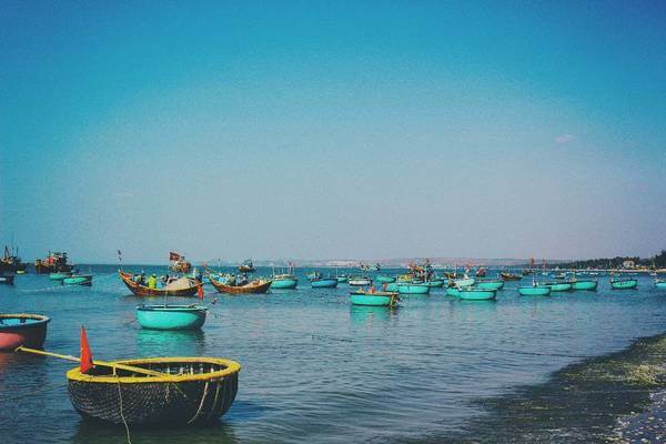 Tour Lâu Đài Rượu Vang Mũi Né