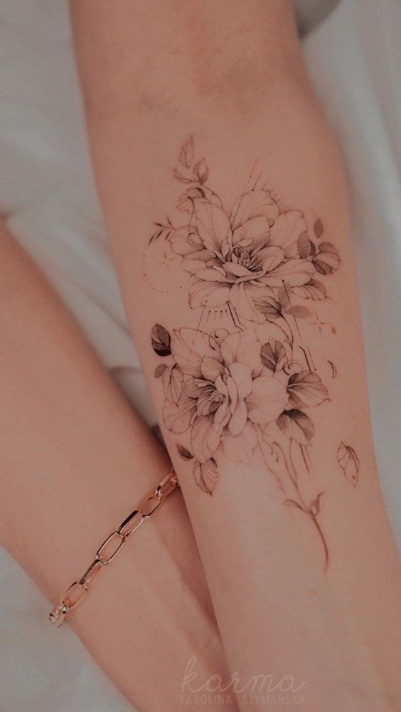 tattoo mini hoa mẫu đơn tinh tế