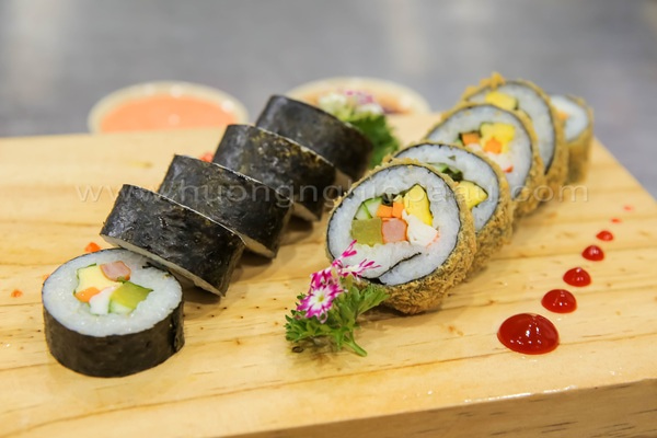 cơm cuộn rong biển gimbap Hàn Quốc