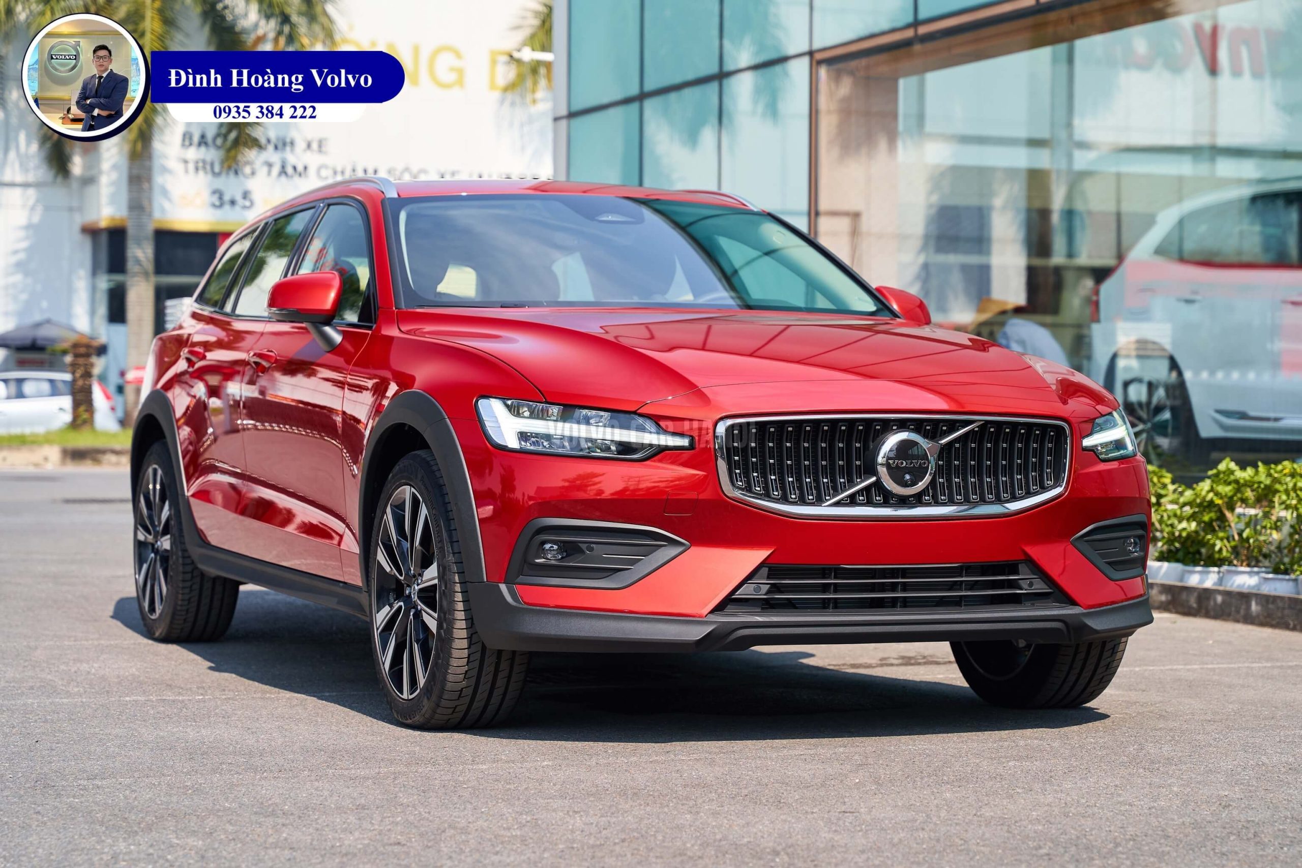 Hình ảnh thực tế chi tiết Volvo XC60 Ultimate 2023 Màu Xám Platinium Grey nội thất Nâu Maroon và Vàng Amber tại Đà Nẵng - Đình Hoàng Volvo