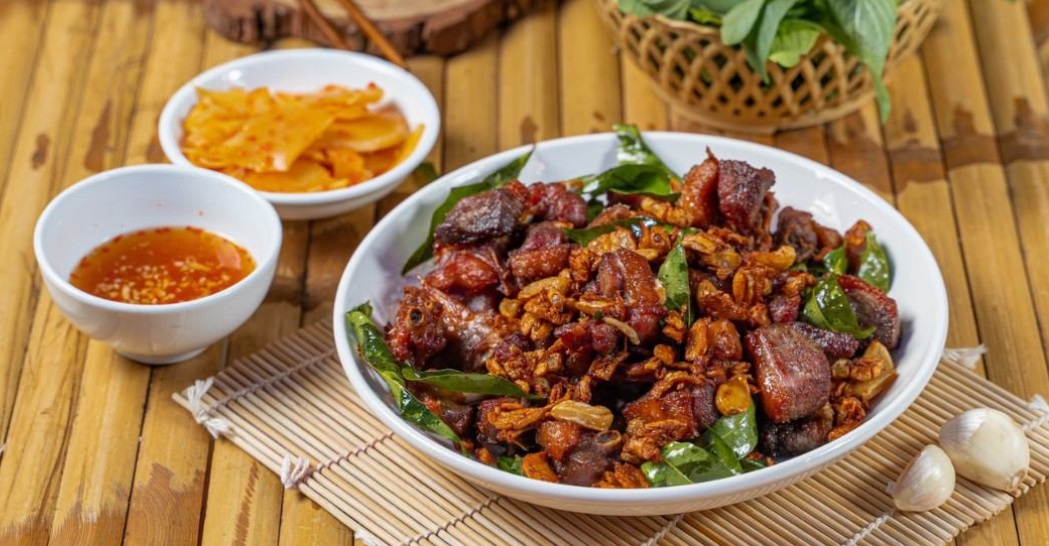 Menu đa dạng với nhiều món ăn hấp dẫn